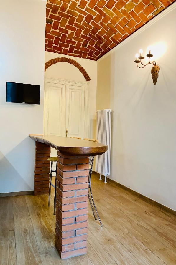 Exquisitely Renovated And Centrally Located Apartment With Free Parking Turin Extérieur photo